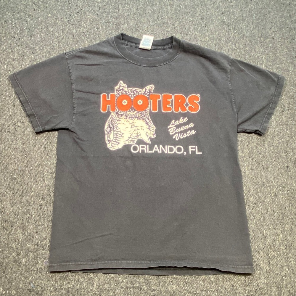 Hooters Orlando Shirt Sz M Mens Black Skater Grunge Lake Buena Vista Graphic Tee